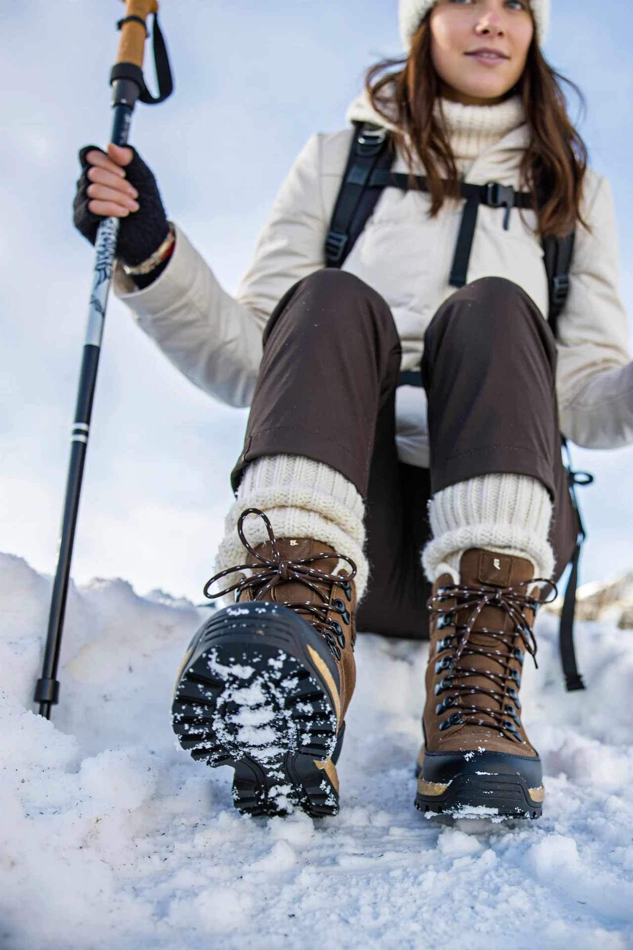 What to Wear Hiking in Winter​: Your Guide to Winter Hiking Attire